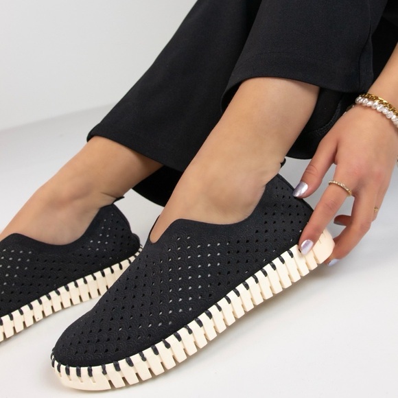 Ilse Jacobsen Shoes - Ilse Jacobsen Black Perforated Tulip Confort Slip-On Flats Size 41